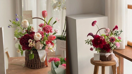 Cắm giỏ hoa kết hợp vật liệu mây tre đan thủ công